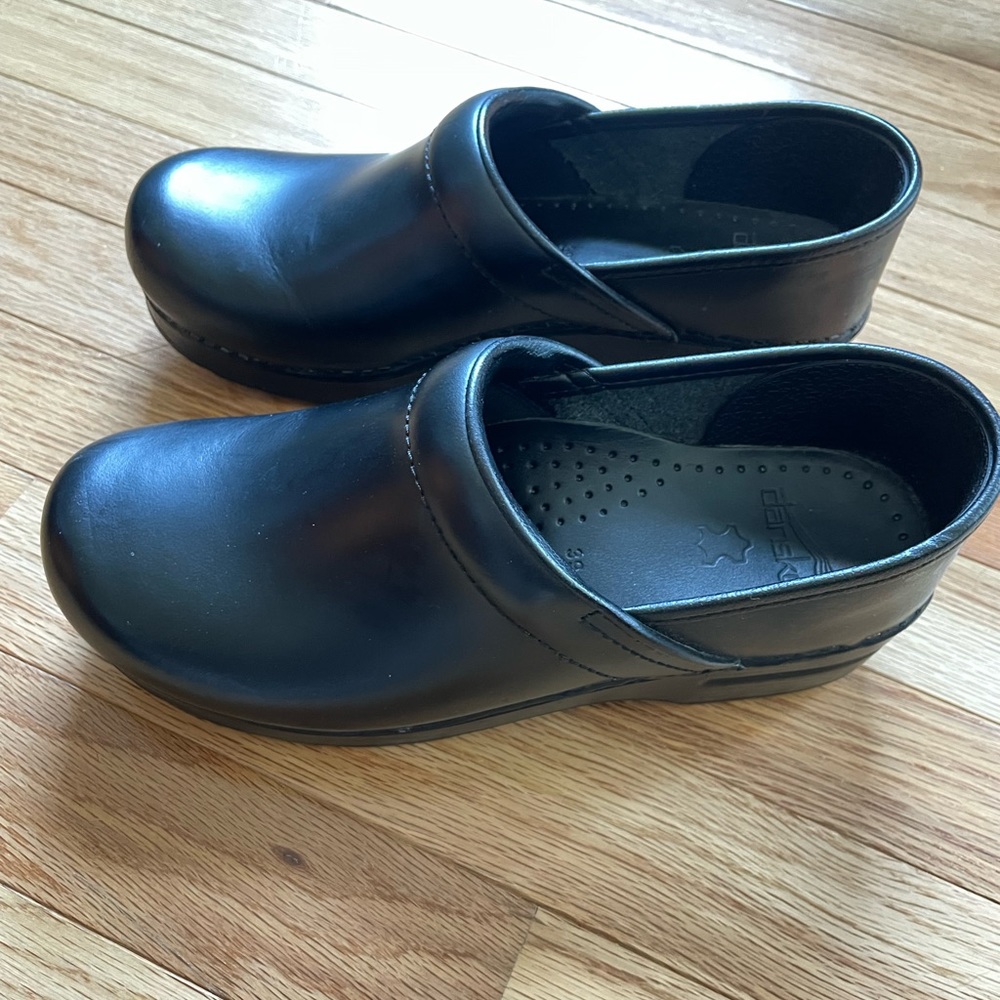 Black Dansko Professional size 39